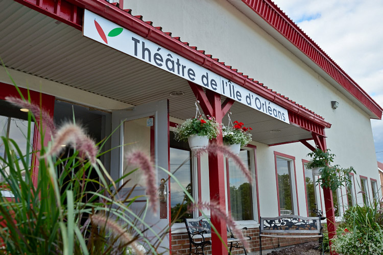 Photo de l'entrée du Théâtre de l'Île d'Orléans